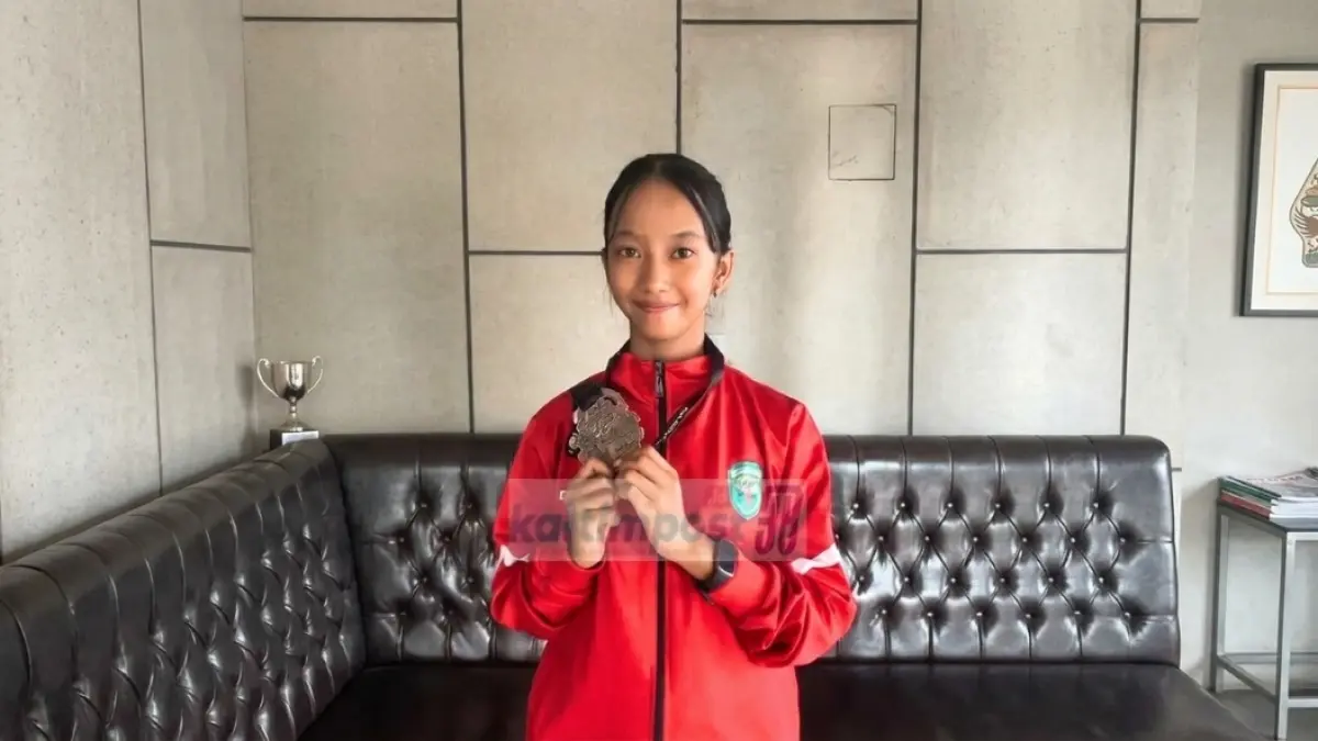 BERPRESTASI: Adenia Belia Putri, siswi SMAN 2 Sendawar, peraih medali perunggu kejuaraan internasional di Malaysia. (K.SUNARDI/KP)
