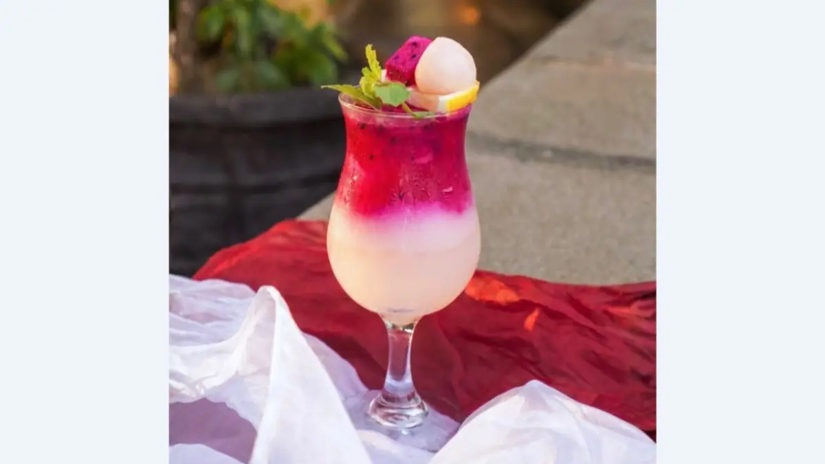 SANG SAKA: Mocktail perpaduan buah naga merah dan leci dengan tampilan merah putih yang menjadi salah satu minuman tematik HUT ke-81 Kemerdekaan RI di FUGO Hotel Samarinda.