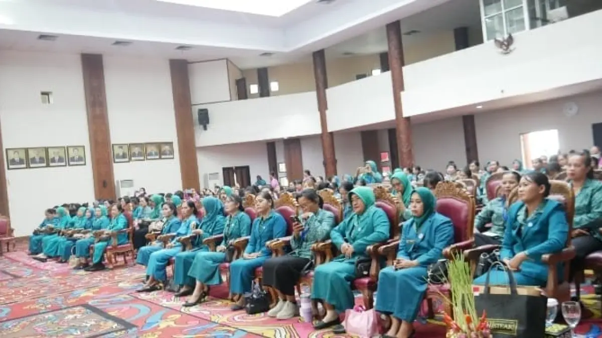 SEMINAR: Seminar public speaking untuk meningkatkan kapasitas kader PKK Kubar.