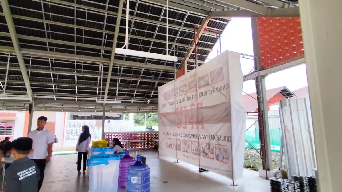 DIEVALUASI: Titik kerusakan roster pada gedung kantin SRT 2 Samarinda&nbsp;