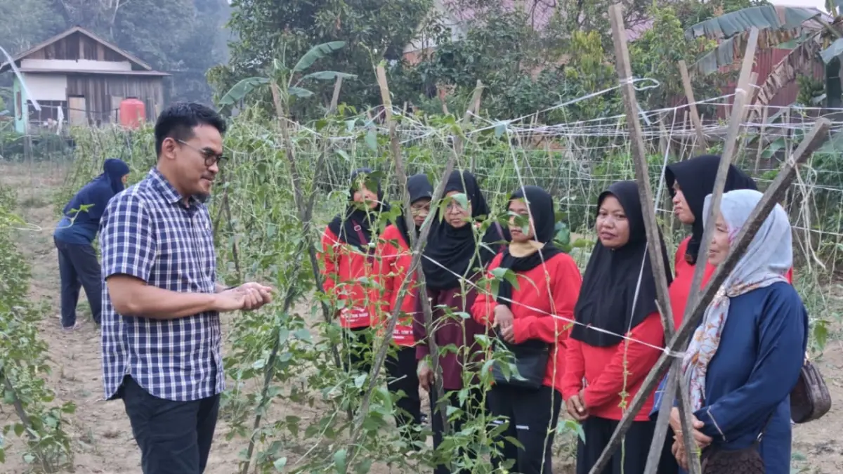 Ketua DPD Demokrat, Bambang Soepriyadi saat terjun langsung menyerap aspirasi warga di Samarinda, Kamis (20/8/2026). (Bayu/KP)