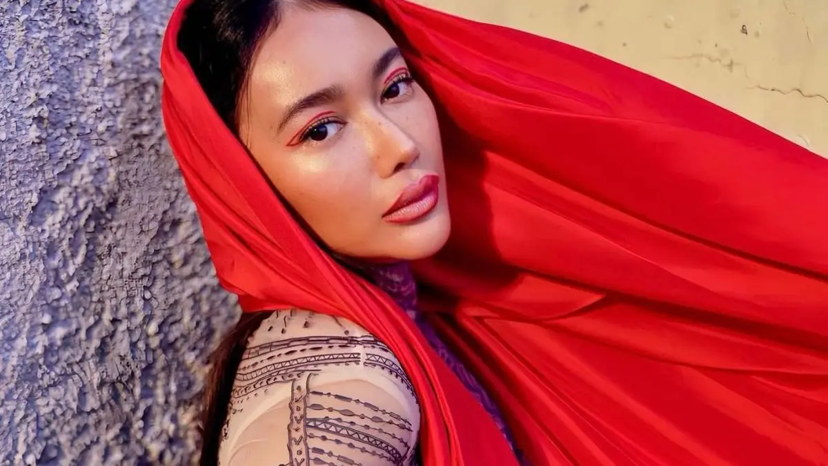 Artis Ratu Felisha berikan klarifikasi usai dikaitkan dengan kasus promosi arisan online fiktif. (women.okezone.com)