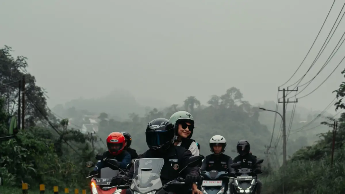 PERHATIKAN: Astra Motor Kalimantan Timur 2 bagikan tips #Cari_Aman yang dapat diterapkan masyarakat saat berkendara dalam kondisi kepungan asap.