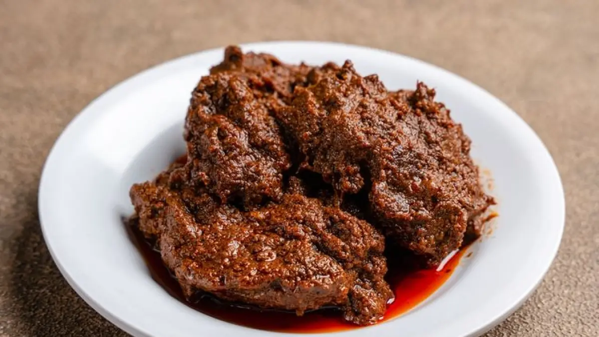 Pemprov Sumatera Barat akan mengirimkan 2 ton rendang untuk korban gempa Nusa Tenggara Timur. (jelajahnusa.com) 