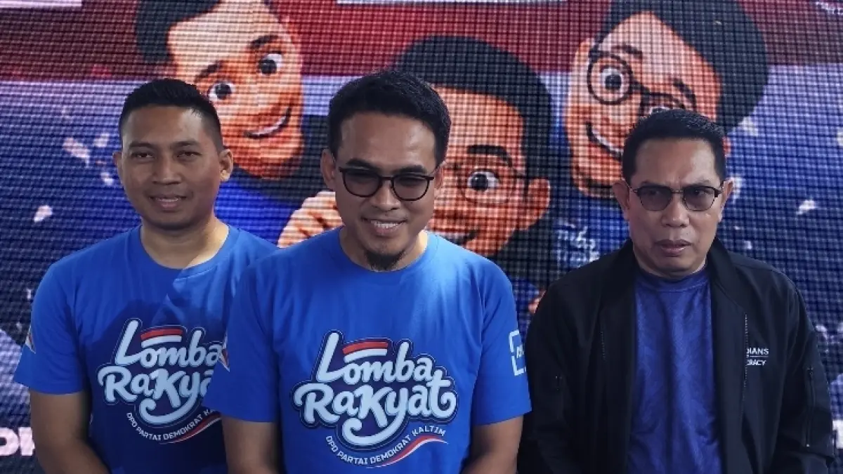 SERAP ASPIRASI: Bambang Soepriyadi (tengah) di sela gelaran lomba bersama masyarakat di Kelurahan Dadi Mulya, Kecamatan Samarinda Ulu, Minggu (23/8). (DENNY SAPUTRA/KP)