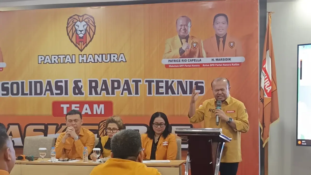 Waketum DPP Partai Hanura Patrice Rio Capella menyampaikan arah kebijakan partai saat konsolidasi Tim Task Force Hanura se-Kaltim di Hotel Platinum Balikpapan, Sabtu (22/8/2026). (DINA ANGELINA/KALTIM POST)