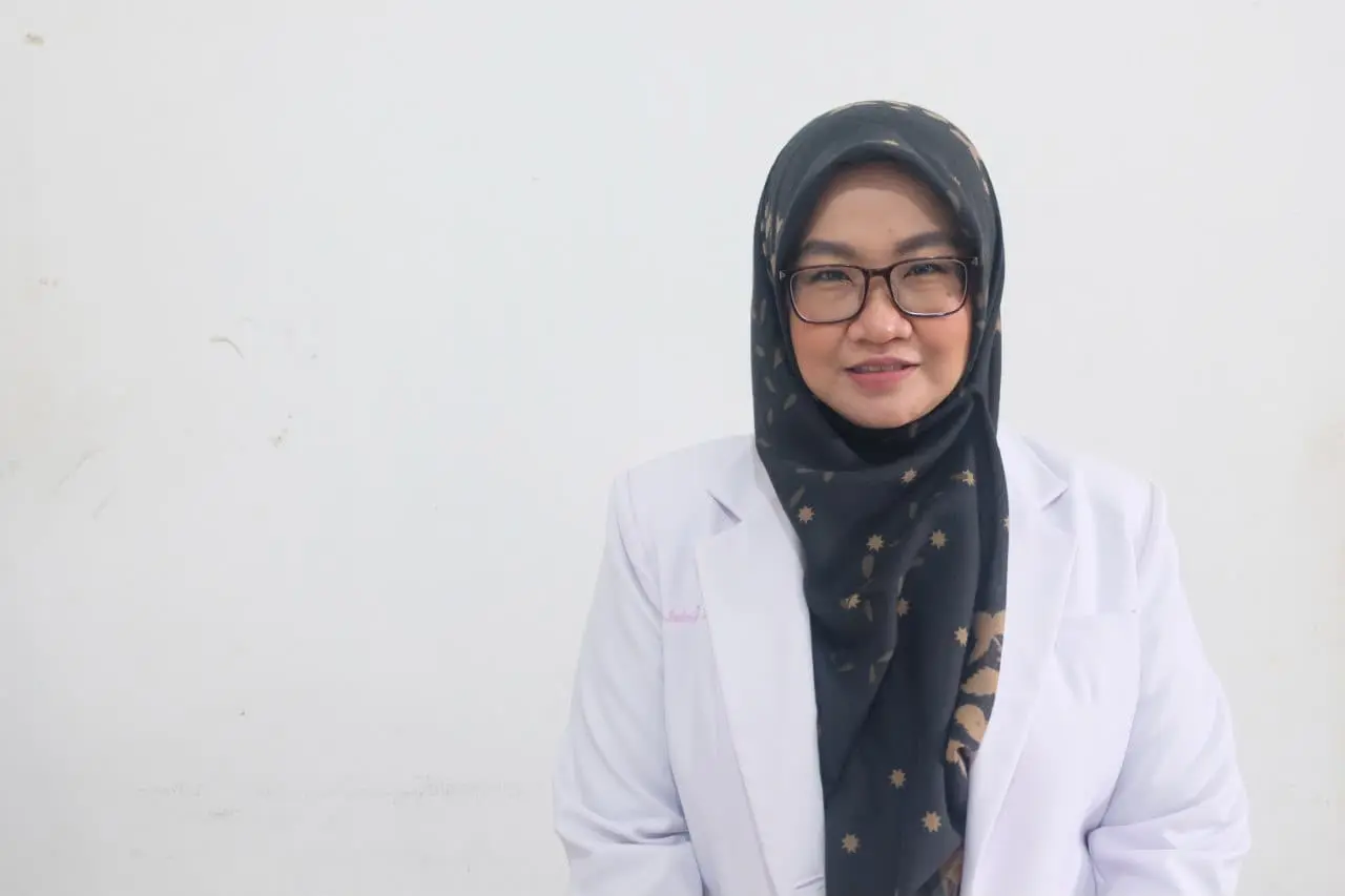 dr Sekolastika Indriaty Sundari Sasongko SpPD.