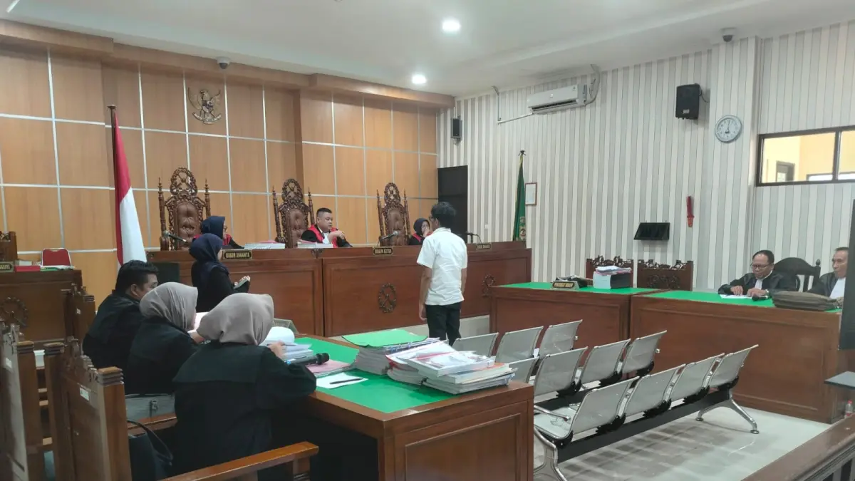 Agus Hari Kesuma saat menjalani sidang pemeriksaan saksi mahkota di Pengadilan Tipikor Samarinda, Senin (18/5/2026). (Bayu/KP)