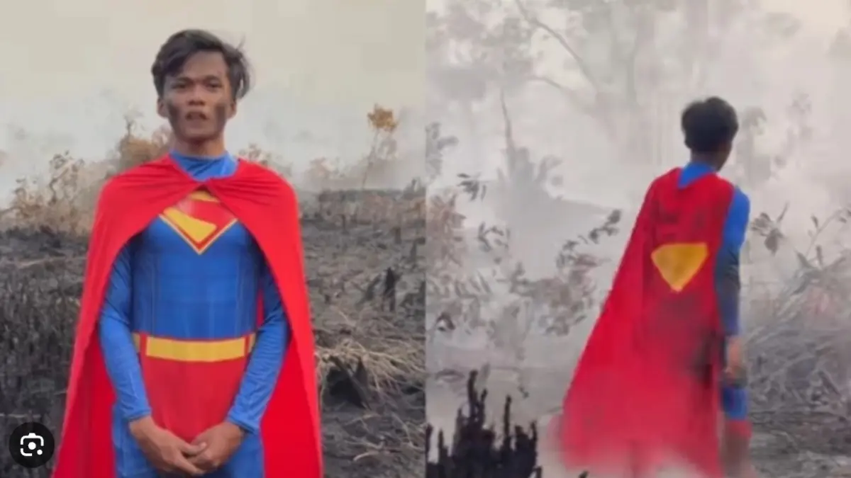Rudiansyah mengenakan kostum Superman saat membantu memadamkan kebakaran hutan dan lahan (karhutla) di Kalimantan Tengah. (FOTO: IST)