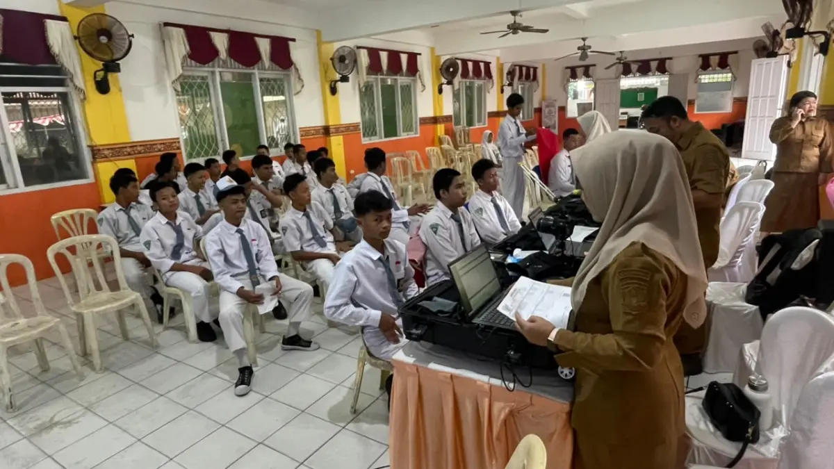 Salah satu upaya Disdukcapil Balikpapan melakukan pencatatan dan pendataan ke sekolah.(DOKUMENTASI DISDUKCAPIL BALIKPAPAN)