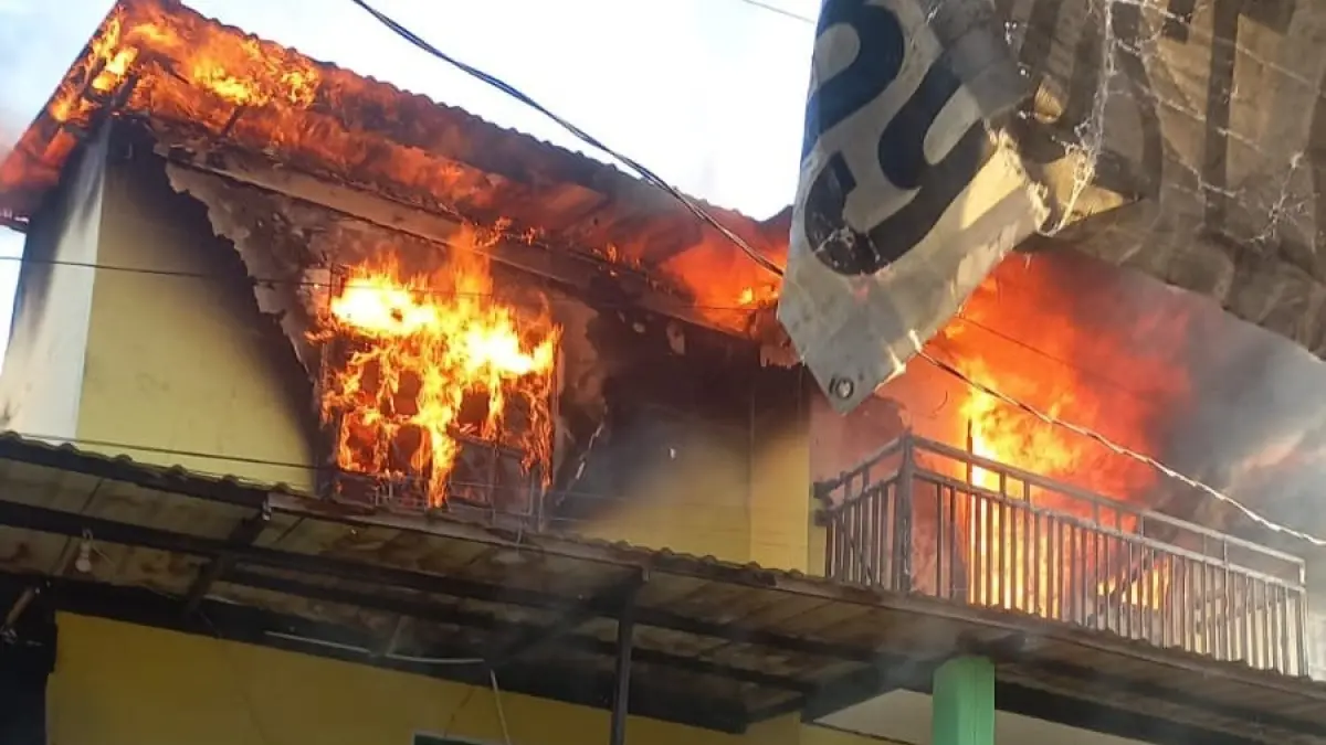 Api membakar rumah warga di Jalan Sulawesi Gang Buntu, RT 45, Karang Rejo, Balikpapan Tengah, Rabu (26/8) sore.