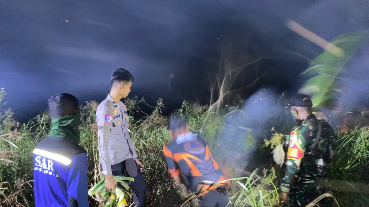 PADAM: Sinergi TNI-Polri-BPBD PPU berhasil memadamkan karhutla di wilayah Sesulu, Waru, PPU.(Dok.Humas Polres PPU)