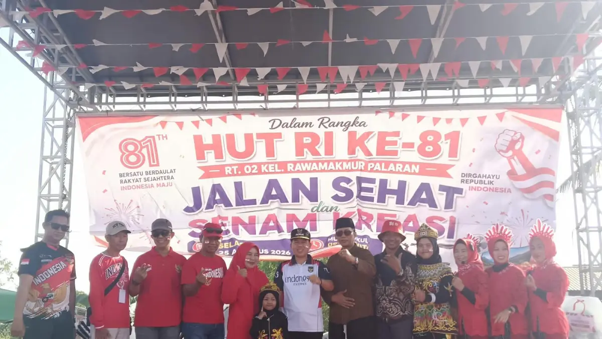 Warga RT 02 Rayakan HUT RI dengan jalan sehat.