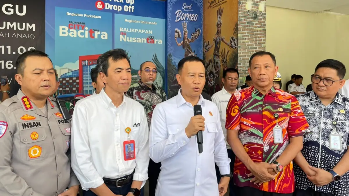 Kemenhub meluncurkan&nbsp;zona pick up dan drop off layanan Bacitra dan angkutan antarmoda Balikpapan–IKN di Plaza Balikpapan, Kamis (27/8). (FOTO M TAUFIK/KP)