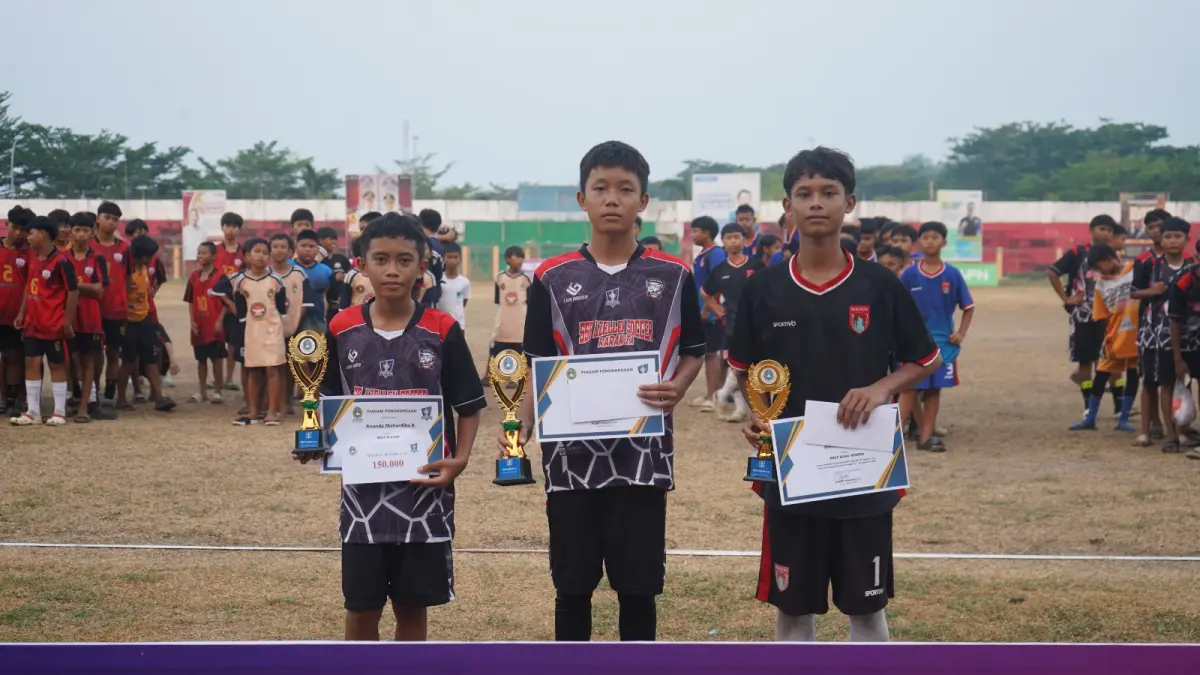 Pemain muda tampil dalam Piala Soeratin U-13 dan U-15 Kutai Barat 2026 yang menjadi ajang pembinaan dan pencarian talenta sepak bola daerah.