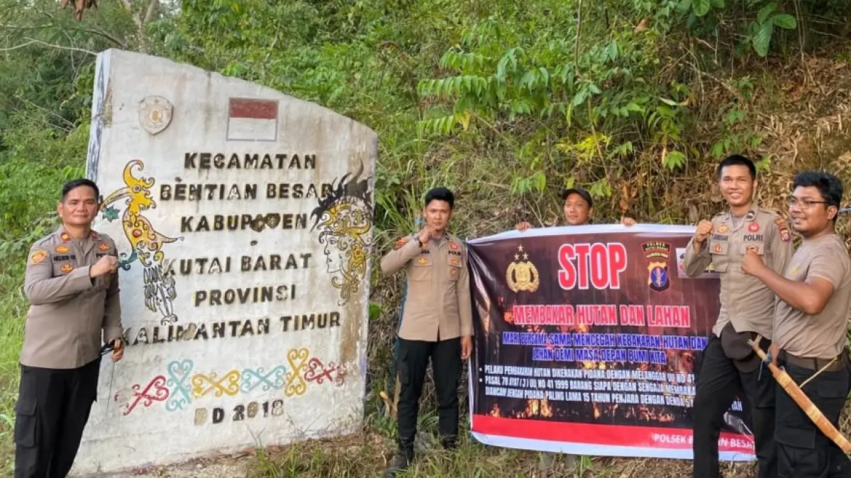 Polsek Bentian Besar memasang spanduk imbauan pencegahan Karhutla di sejumlah lokasi strategis di Kecamatan Bentian Besar, Kutai Barat.