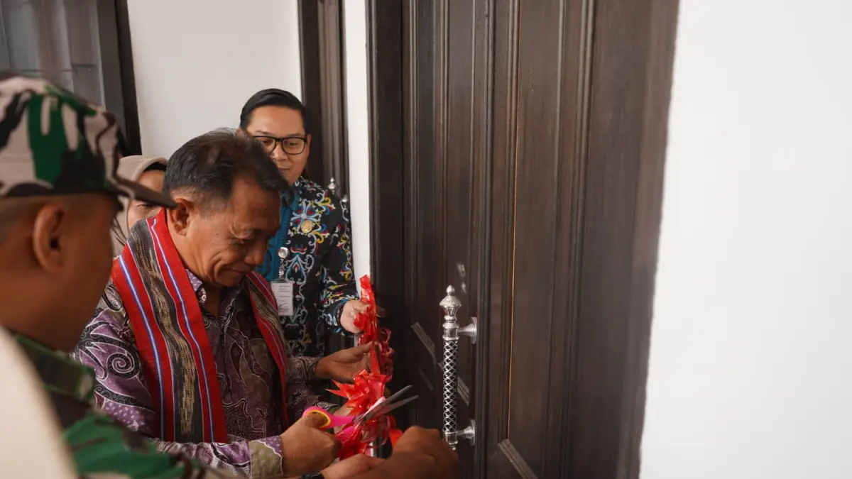 RESMIKAN: Wakil Bupati Kubar Nanang Adriani meresmikan Kantor BBP Mook Manaar Bulatn.&nbsp;
