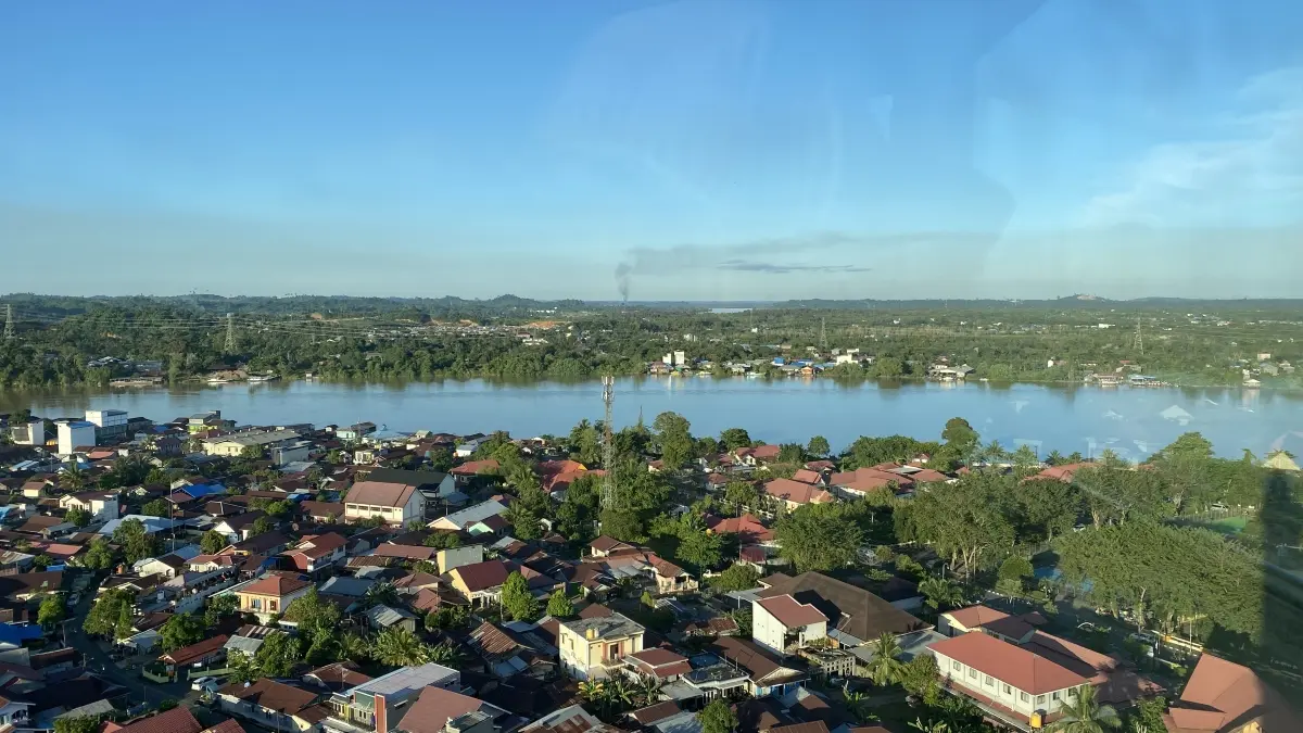 TERDAMPAK: Kondisi udara di Berau saat ini terdampak asap karhutla dan masyarakat diimbau mengurangi aktivitas di luar ruangan untuk menghindari paparan asap. (ILUSTRASI - IZZA/BP)
