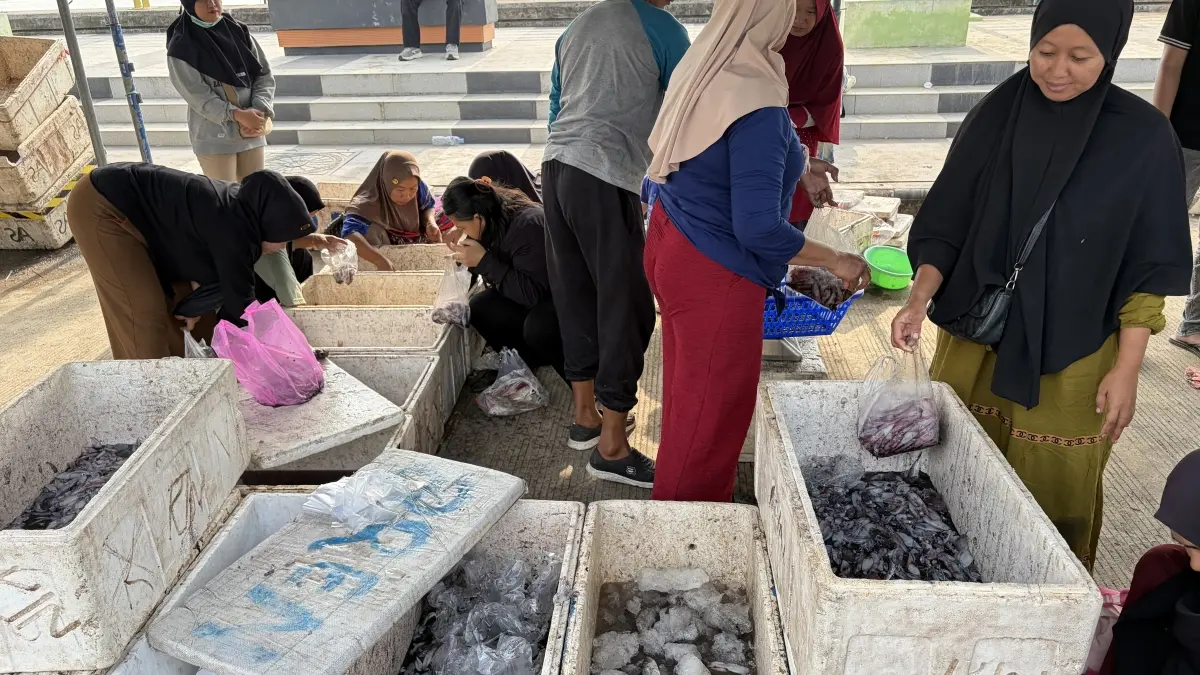 TERUS MENINGKAT: Produksi perikanan budidaya Berau hingga kini mendekati 2.800 ton dan diproyeksikan terus meningkat hingga akhir 2026. (ILUSTRASI - IZZA/BP)
