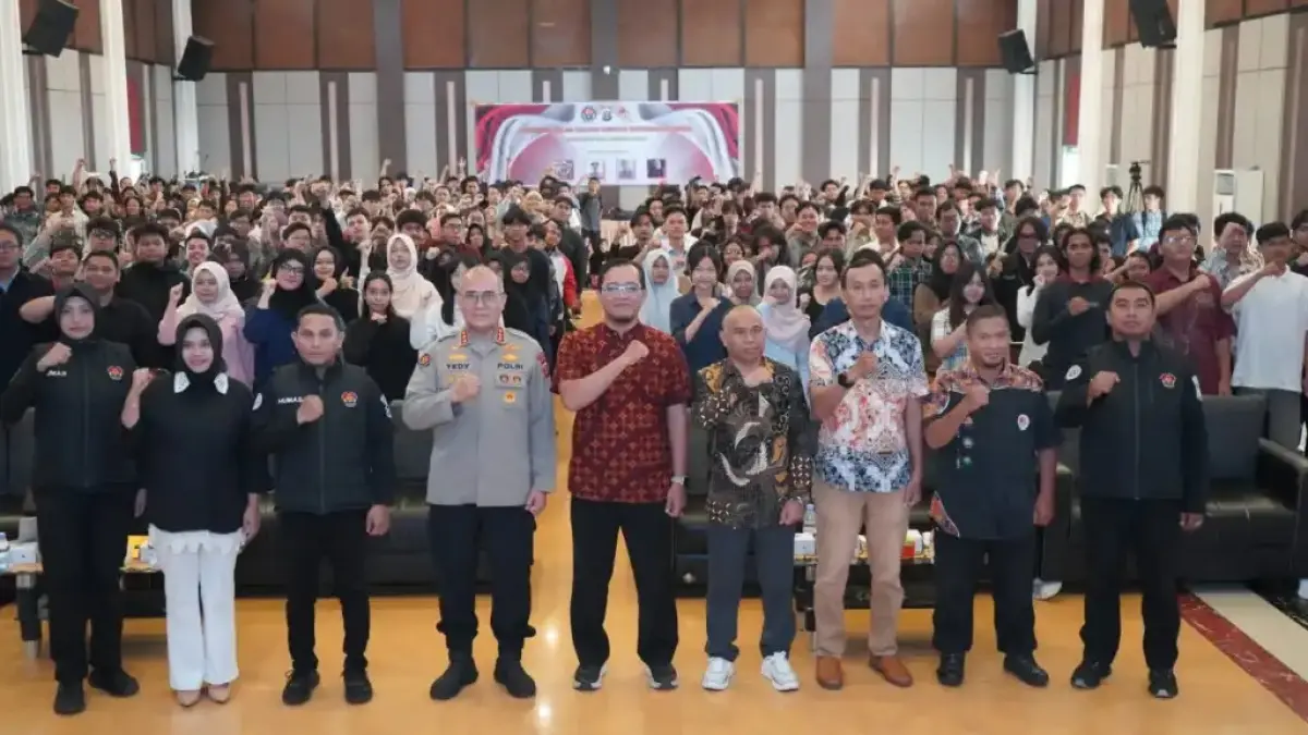 EDUKASI: Ratusan mahasiswa Universitas Mulia Balikpapan mengikuti edukasi bijak bermedia sosial serta kejahatan digital.