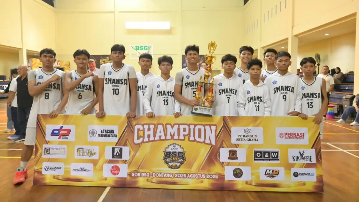 LEGAWA: Smansa Bontang harus puas duduk di peringkat kedua setelah gagal meraih kemenangan di final. DONI ADITYA/KP