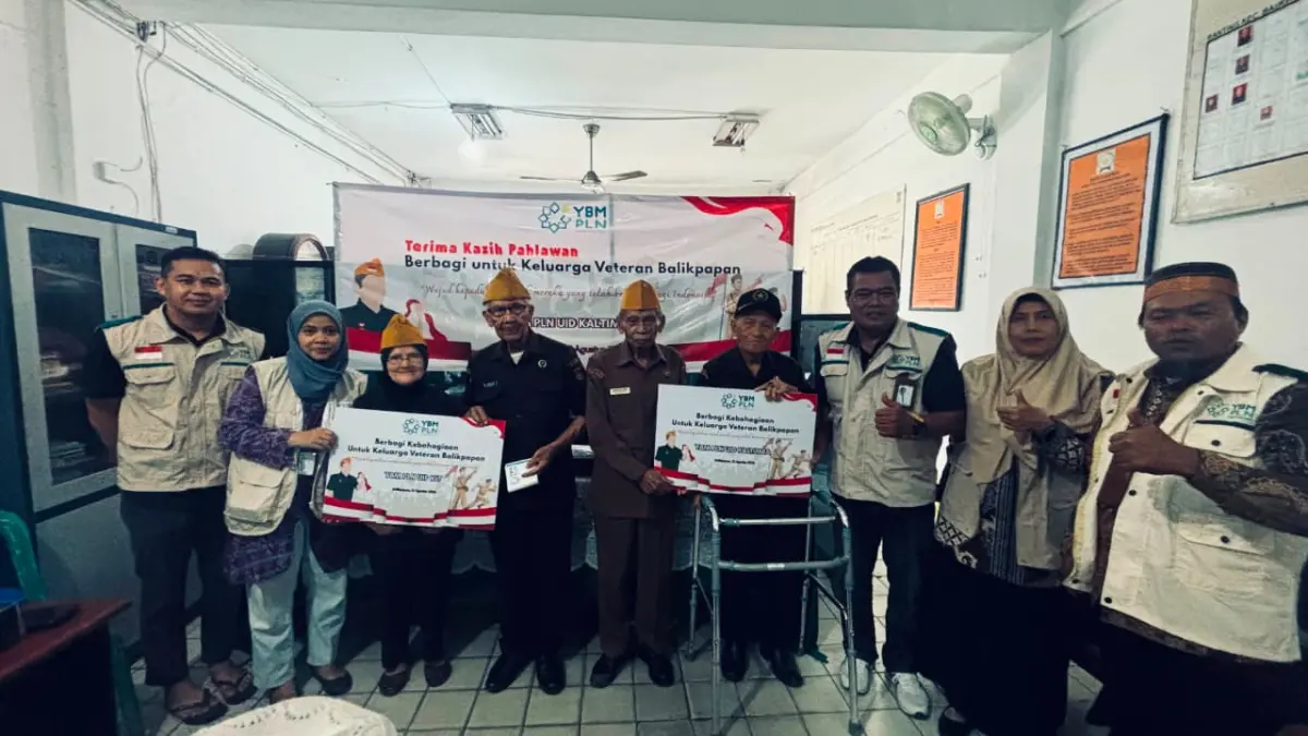 SANTUNAN: Sebanyak 108 veteran dan keluarga veteran menerima santunan dari UID Kaltimra melalui Yayasan Baitul Maal (YBM) PLN UID Kaltimra dalam kegiatan yang digelar Jumat (21/8).