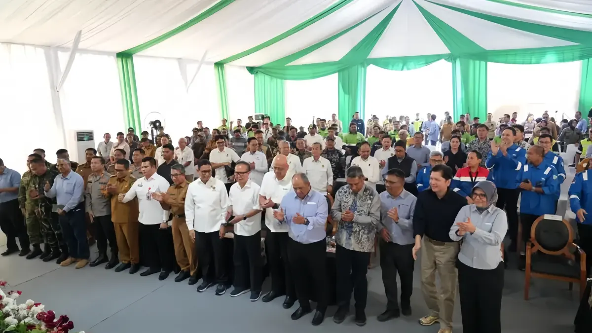 GROUNDBREAKING: Proyek metanol senilai Rp 41,52 triliun di Bengalon, Kutim, Senin (31/8), diproyeksikan mengolah 2 juta ton batu bara menjadi metanol. (IST)