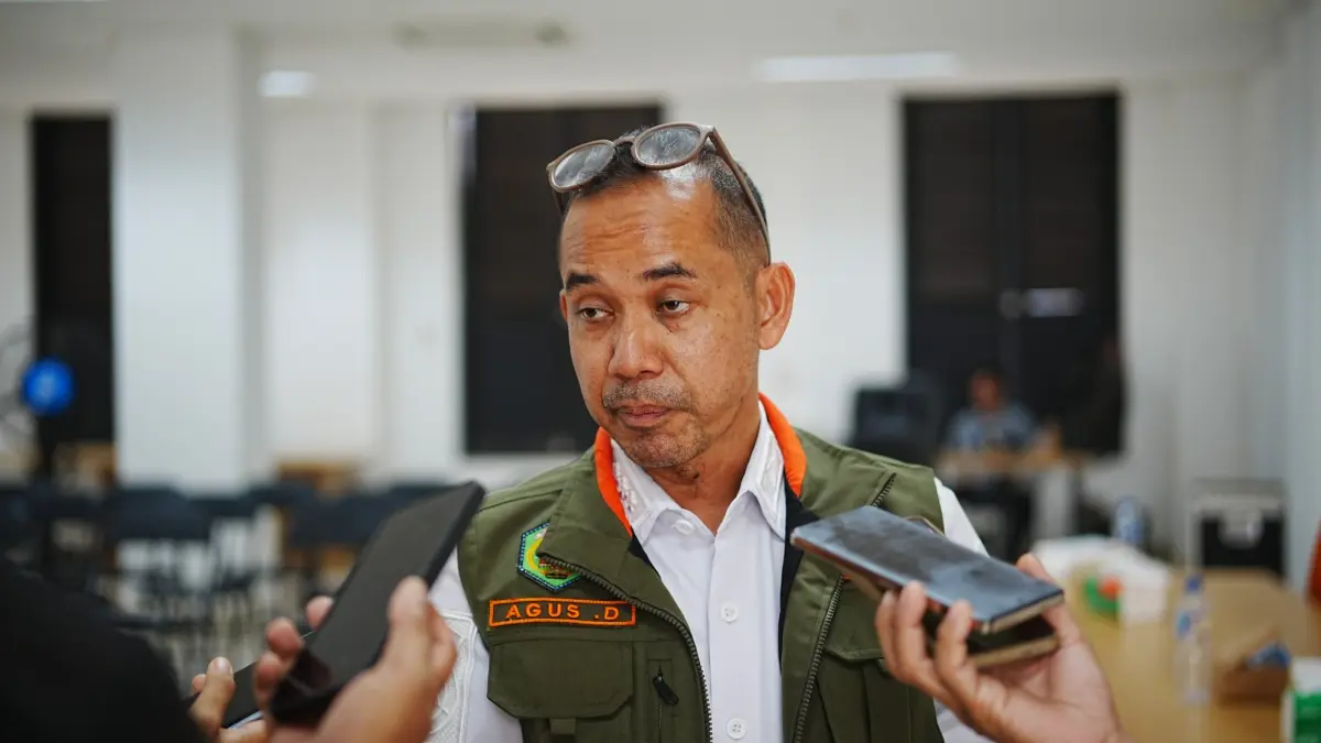 Kalaksa BPBD Mahulu Agus Darmawan saat diwawancarai media usai rakor bantuan pangan II di Cafetaria Kantor Bupati, Rabu (2/9). (JODY KRISTIANTO/KP)