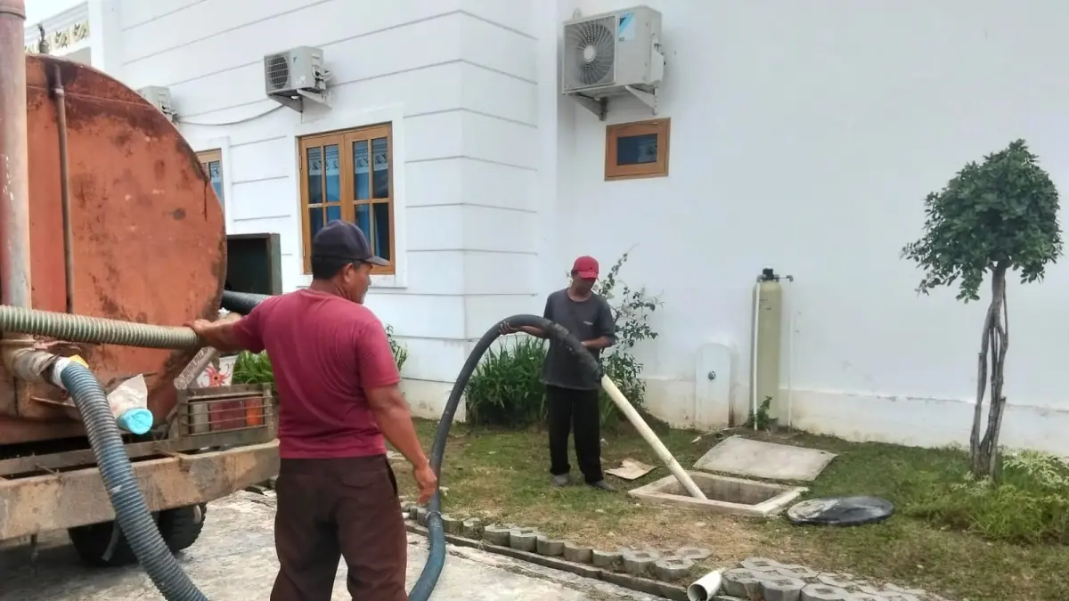 SESUAI ATURAN: IPLT Buluminung melakukan penyedotan limbah di rumah jabatan dan kantor-kantor OPD, dan bisa layani masyarakat dengan berdasarkan tarif yang sudah disesuaikan.