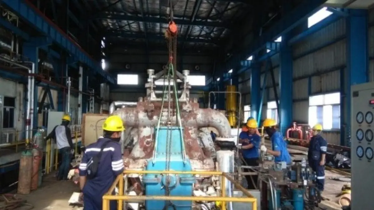 TERUS BEKERJA: Pasokan listrik di Melak, Kutai Barat, sempat mengalami kendala namun perlahan terus diselesaikan. 