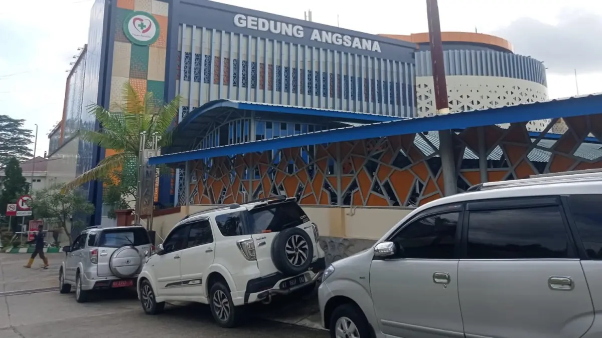 DITUNDA:&nbsp;Rencana penarikan retribusi parkir di RSUD Taman Husada yang semula direncanakan 1 September diundur. (FOTO: ADIEL KUNDHARA/KP)