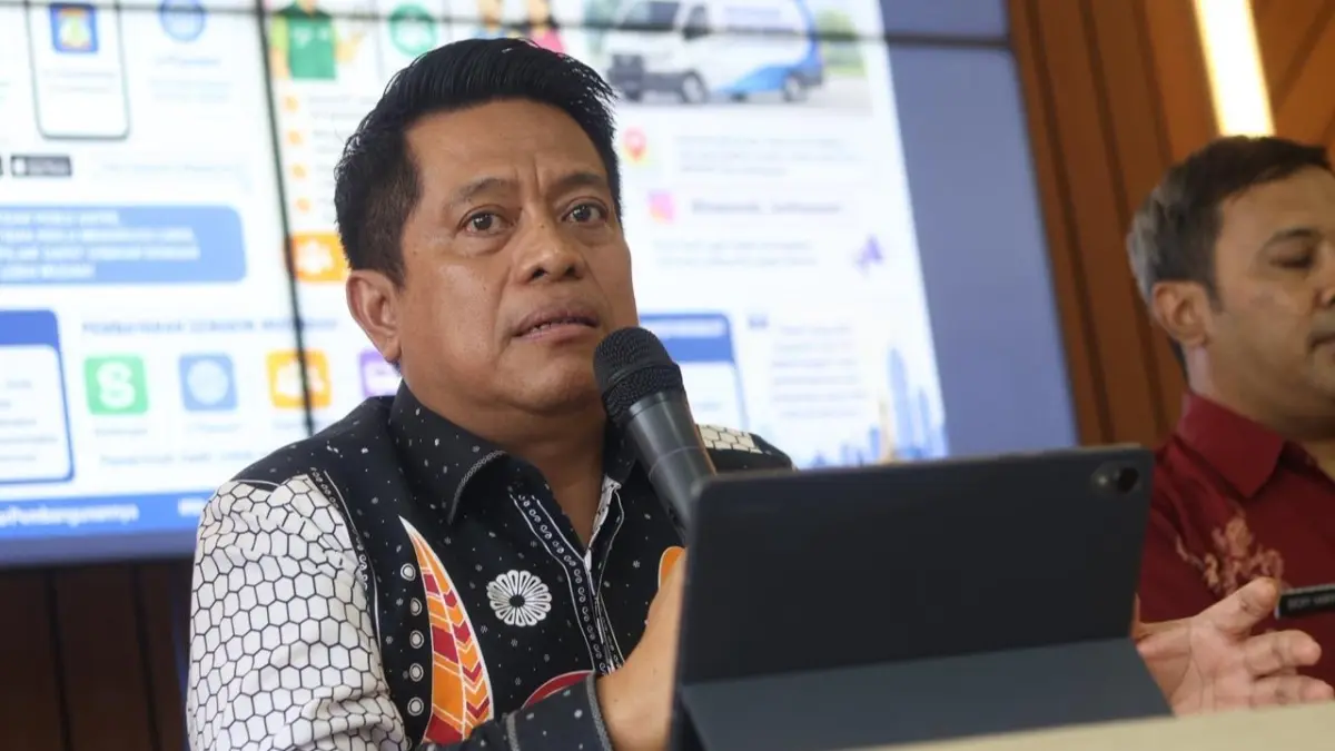 Plt Kepala BPPDRD Irfan Taufik menjelaskan Pemerintah Kota Balikpapan resmi menghapuskan denda pajak daerah untuk mendongkrak realisasi PBB yang baru mencapai 22 persen. Warga bisa memanfaatkan aplikasi Kontengan dan mobil keliling untuk pembayaran. (ANGGI PRADITHA/KP)