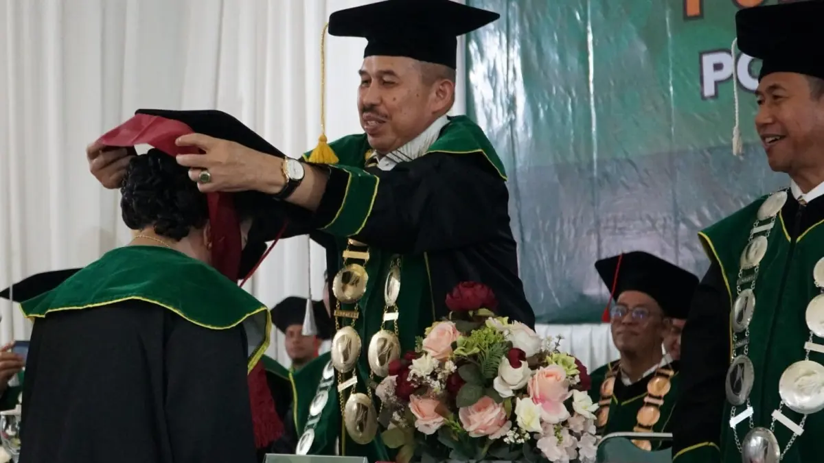 Polnes mengukuhkan Prof. Dr. Ir. Ruspita Sihombing, S.T., M.T., IPM sebagai guru besar bidang Rekayasa Mesin pada 3 September 2026 di Samarinda. (IST)