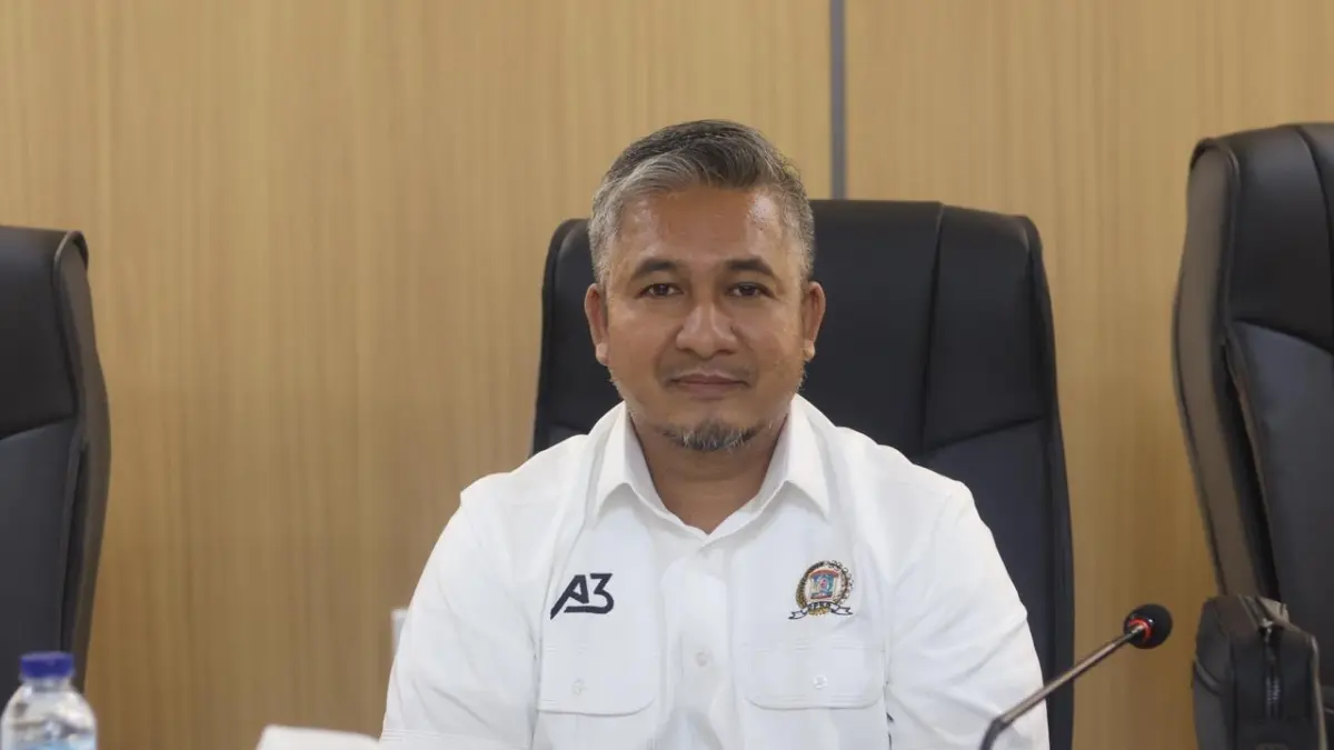 SUSUN PERDA: Ketua Bapemperda DPRD Balikpapan Andi Arif Agung saat memberikan keterangan terkait progres Raperda Kota Ramah Lansia di Gedung DPRD Balikpapan. (FOTO: ANGGI PRADITHA/KP)