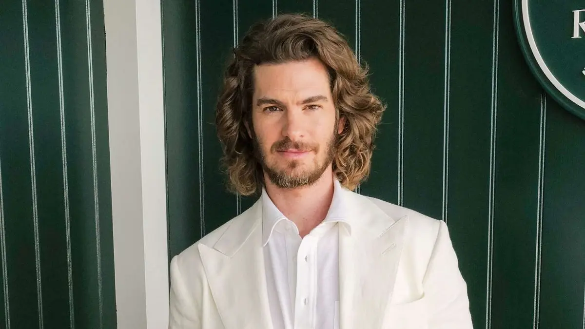 Andrew Garfield menegaskan tidak terlibat dalam film Avengers: Doomsday dan meredam rumor comeback Spider-Man.