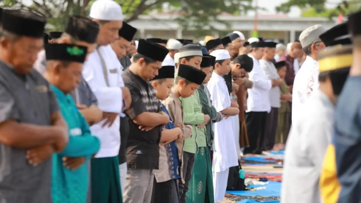 BERHARAP: Pemkot Bontang menggelar Salat Istisqa untuk memohonkan turun hujan sebagai penanganan karhutla. (ADIEL KUNDHARA/KP)

&nbsp;