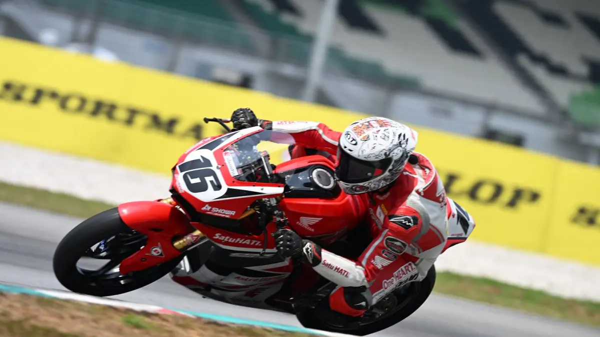 Astra Honda Racing Team (AHRT) menunjukkan semangat juang tinggi pada putaran kelima ARRC 2026 di Sepang, Malaysia (5-6/9), dengan raihan podium dan poin penting.