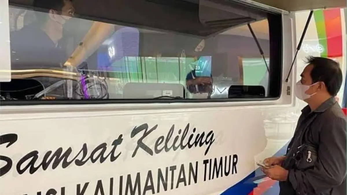 PELAYANAN: Ada dua armada bus samsat keliling disiapkan untuk pelayanan masyarakat membayar pajak tahunan kendaraan bermotor.