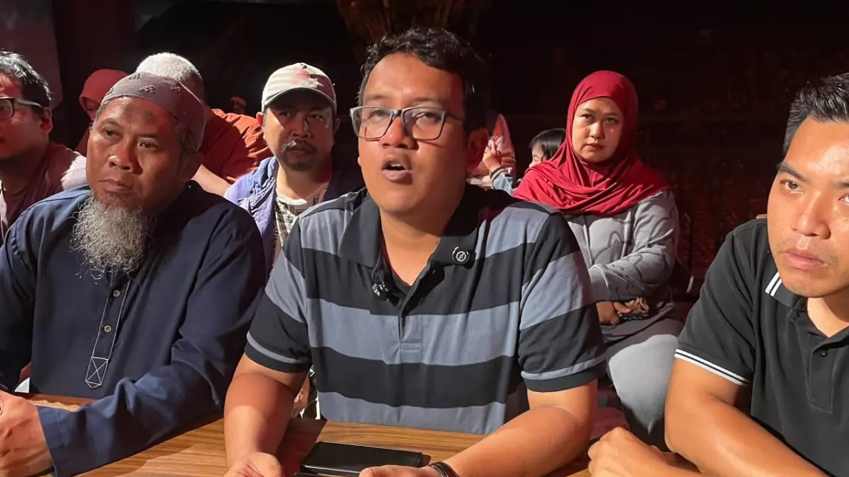 Sultan Akbar Pahlevi menyampaikan perkembangan kasus dugaan kavling fiktif di Balikpapan, Senin (7/9). (FOTO M TAUFIK/KP)