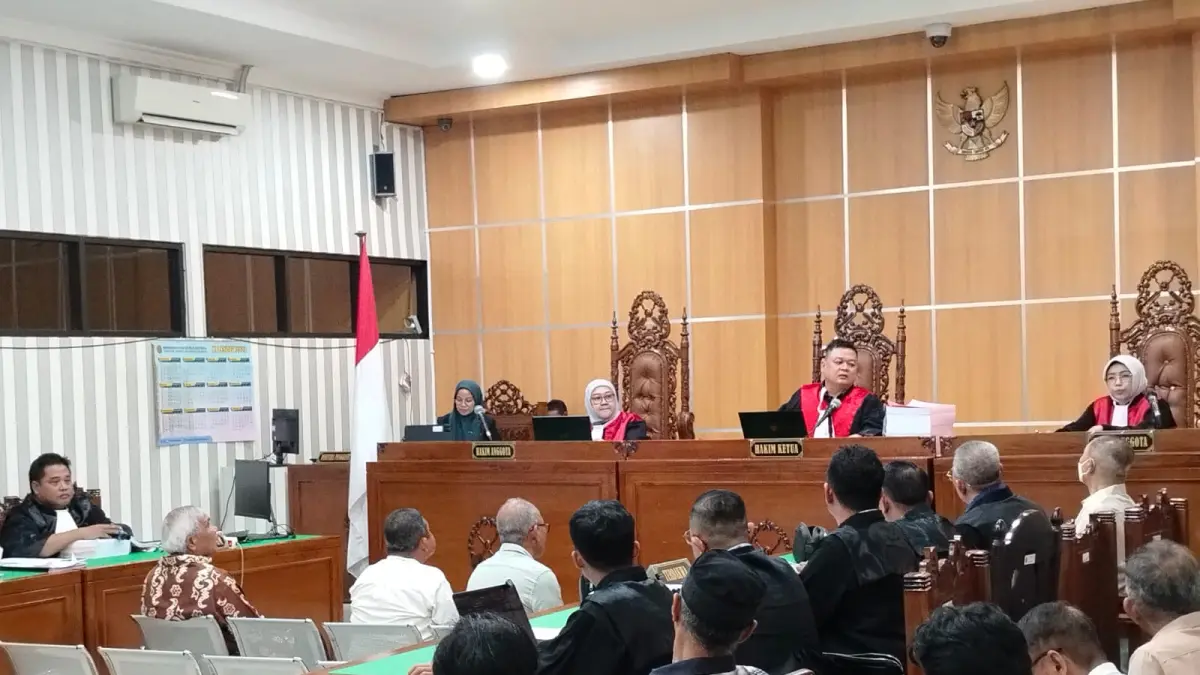 Persidangan perkara dugaan korupsi pemanfaatan aset negara oleh PT Jembayan Muara Bara (JMB) Grup di Pengadilan Tipikor Samarinda, Rabu (9/9/2026). Tim Jaksa Penuntut Umum (JPU) Kejati Kaltim dan Kejari Kukar menghadirkan lima saksi, termasuk pejabat Kementerian Transmigrasi.