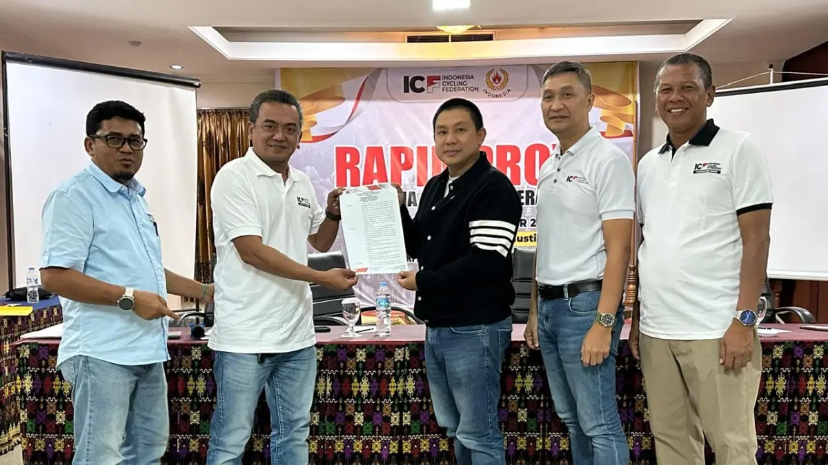 SAHKAN : ICF Kaltim serahkan SK kepada lima pengurus kabupaten/kota.
