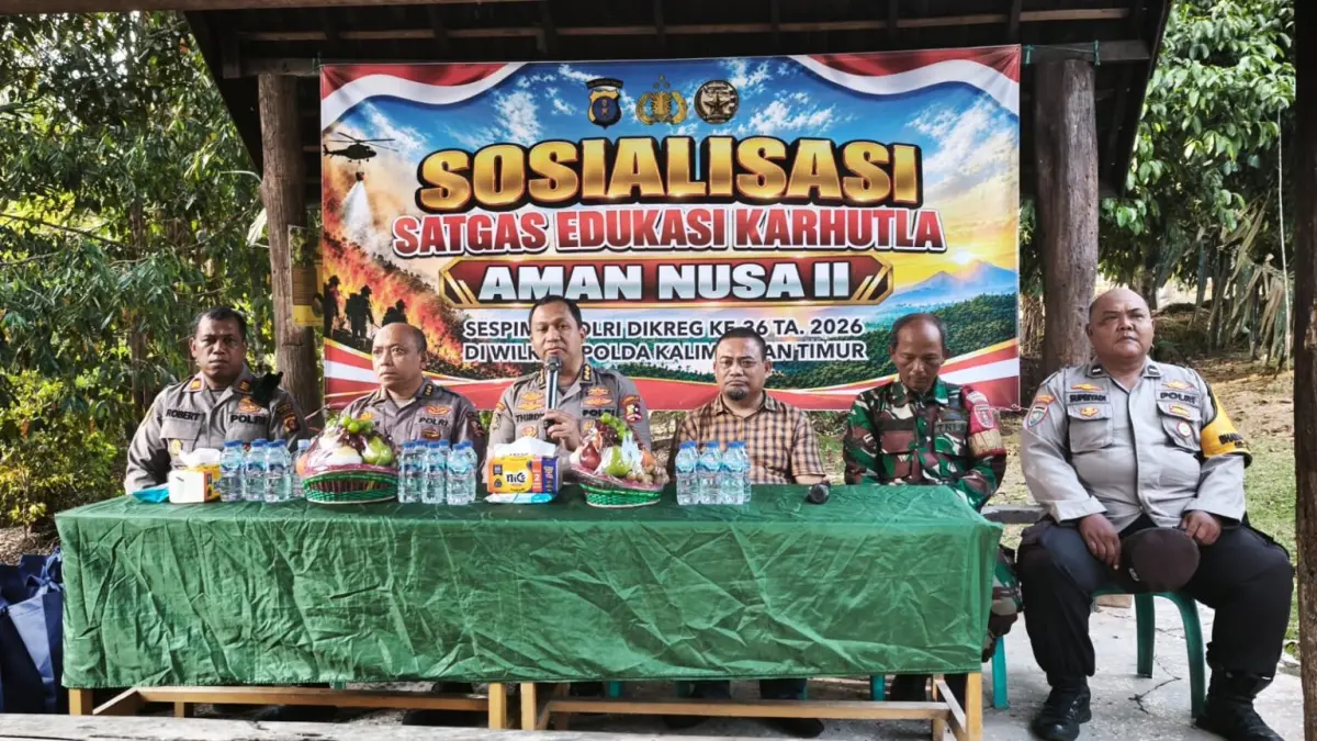 EDUKASI: Upaya pencegahan karhutla, di antaranya edukasi dilakukan pada warga dilakukan Serdik Sespimti.