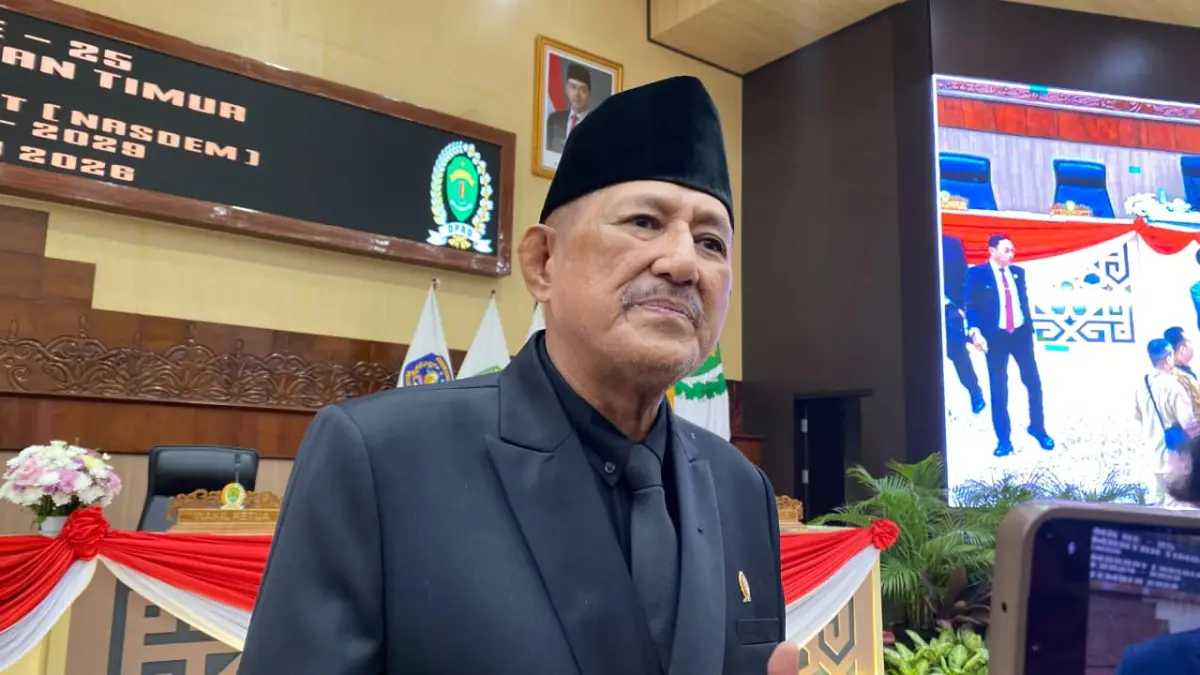 Andi Burhanuddin Solong usai dilantik sebagai Anggota DPRD Kaltim sisa jabatan 2024-2029. (Bayu/KP)