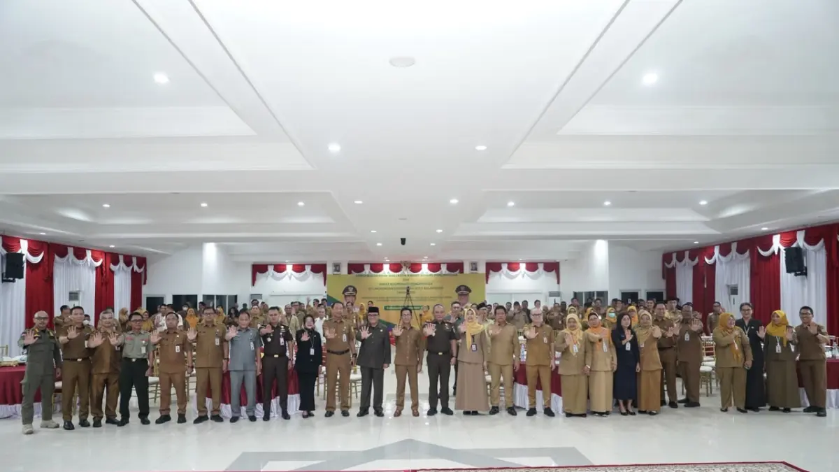 BOLEH BANGGA: Rahmad Mas’ud bersama para kepala OPD Penerima Wali Kota Award