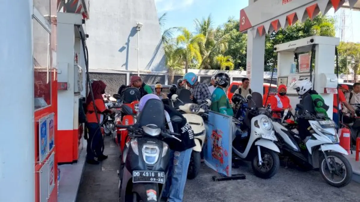 Sistem ganjil genap BBM subsidi diterapkan di SPBU wilayah Sulawesi Selatan untuk mengurai antrean kendaraan. (IST)