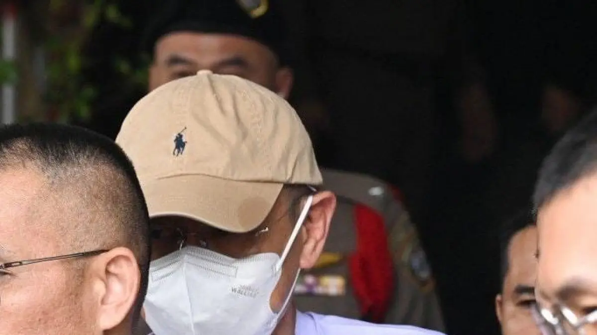 Sosok Biksu Thailand yang ditangkap usai skandal rekaman video dan penggelapan dana. (IST)