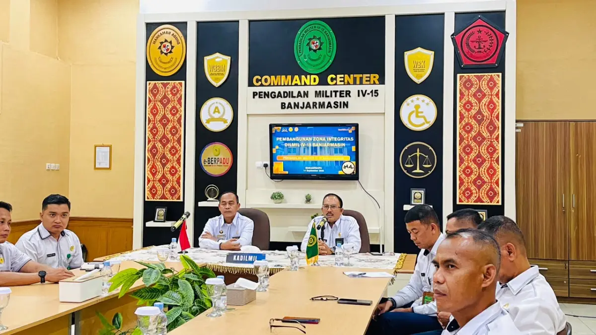 Letkol Bagus Partha Wijaya bersama Letkol Gatot Sumardjono beserta jajaran dalam studi banding di Banjarmasin.