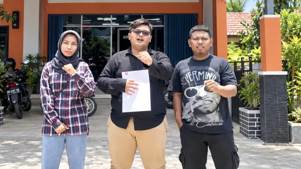 MOSI: Gerakan Pemuda Marhaenis Kutai Timur, Dimas Irawan (tengah).