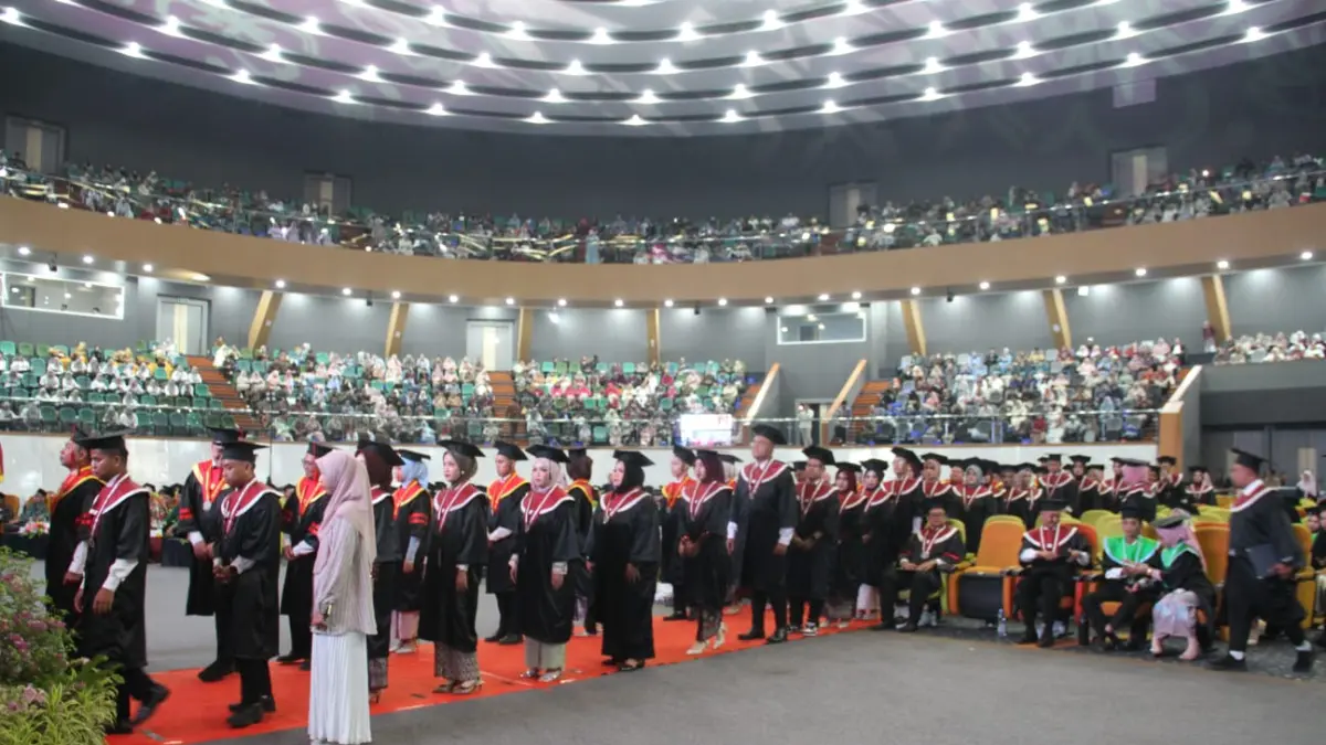 UMKT mengukuhkan 720 wisudawan pada Wisuda ke-15 di Convention Hall Kadrie Oening, Samarinda, Selasa (15/9/2026). (IST)