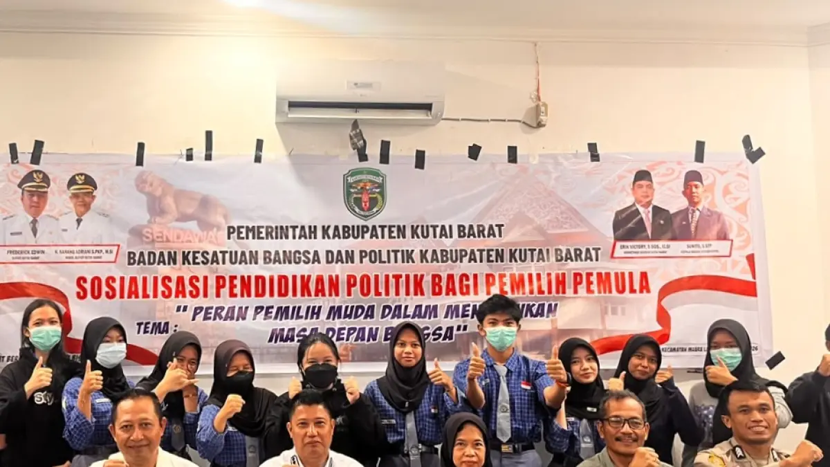 AGAR MELEK POLITIK: Pendidikan politik yang menyasar pelajar di Kecamatan Muara Lawa.